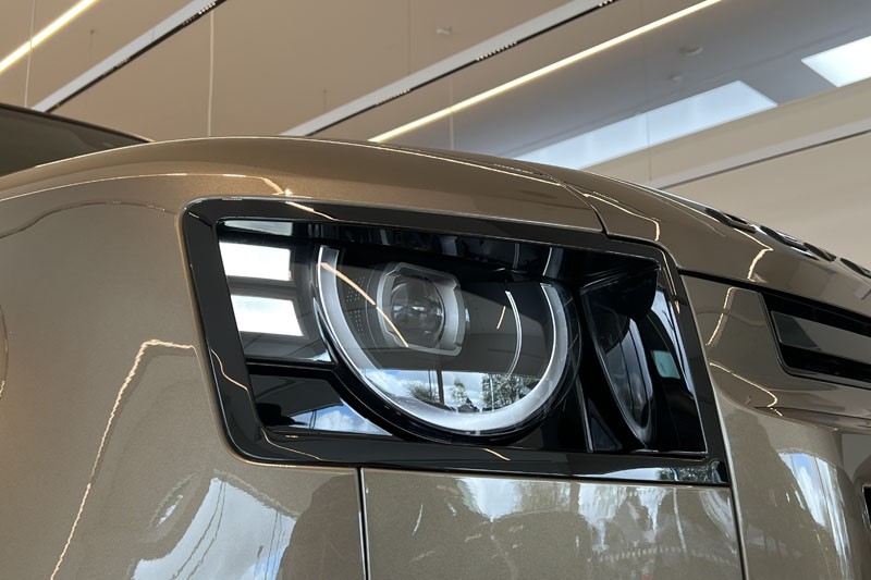  LAND ROVER DEFENDER 3.0 D350 X-Dynamic HSE 110 5dr Auto 5300761