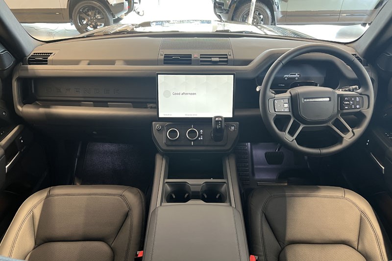  LAND ROVER DEFENDER 3.0 D350 X-Dynamic HSE 110 5dr Auto 5300771