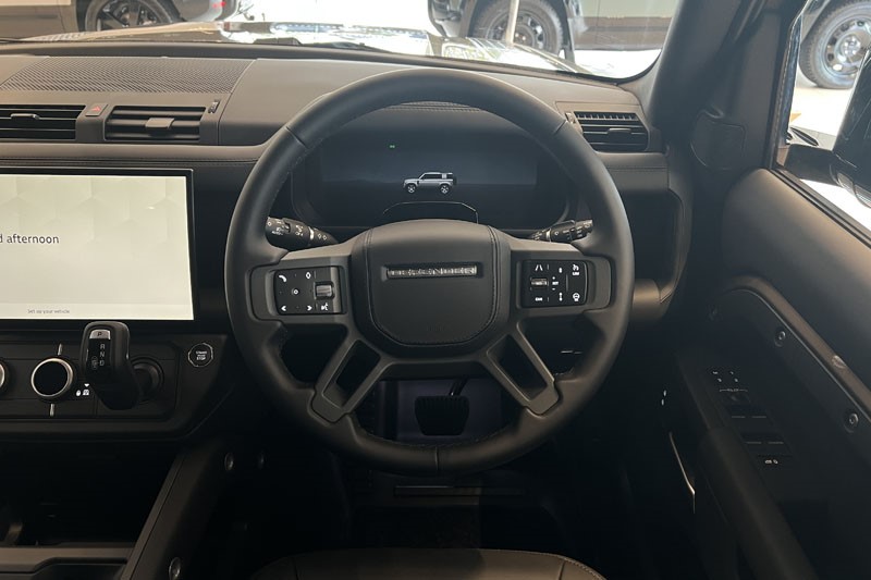  LAND ROVER DEFENDER 3.0 D350 X-Dynamic HSE 110 5dr Auto 5300773