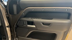 LAND ROVER DEFENDER 3.0 D350 X-Dynamic HSE 110 5dr Auto 5300775