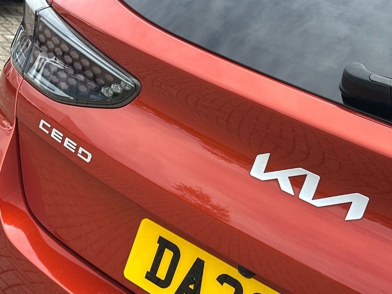 2022 (22) KIA CEED 1.5T GDi ISG GT-Line 5dr 5517779