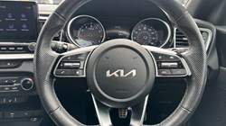 2022 (22) KIA CEED 1.5T GDi ISG GT-Line 5dr 5517759