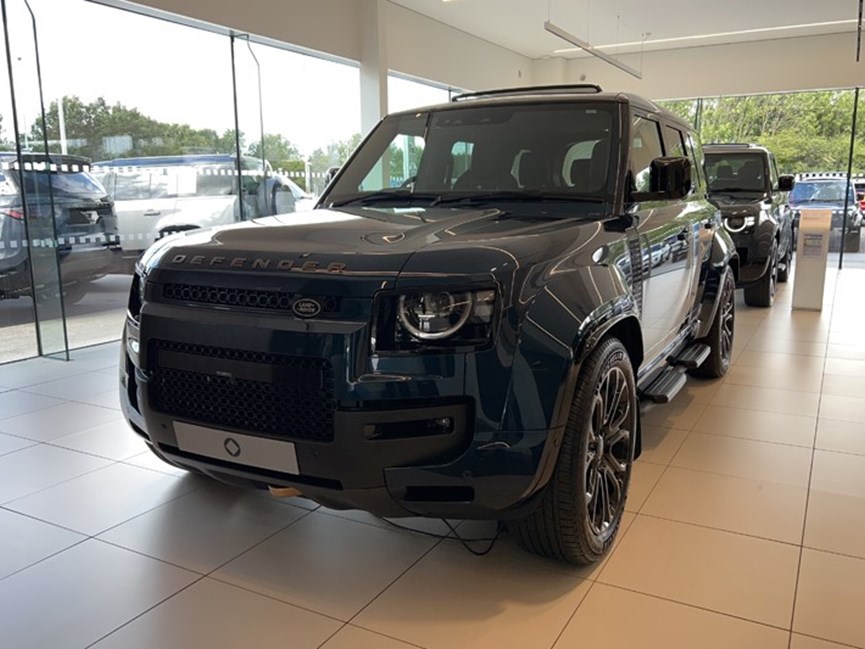 LAND ROVER DEFENDER