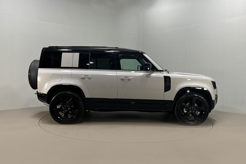  LAND ROVER DEFENDER 3.0 D250 X-Dynamic HSE 110 5dr Auto 5556621