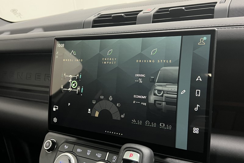  LAND ROVER DEFENDER 3.0 D250 X-Dynamic HSE 110 5dr Auto 5556647