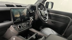LAND ROVER DEFENDER 3.0 D250 X-Dynamic HSE 110 5dr Auto 5556653