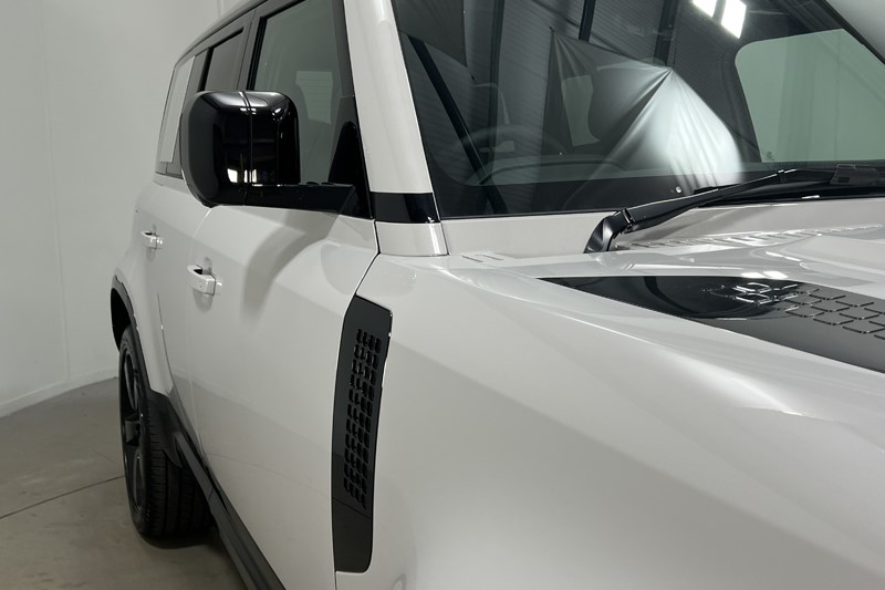  LAND ROVER DEFENDER 3.0 D250 X-Dynamic HSE 110 5dr Auto 5556665