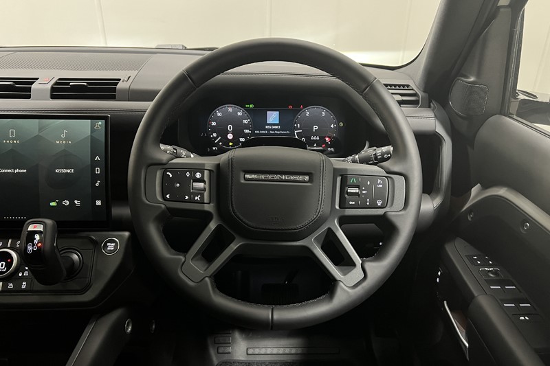 LAND ROVER DEFENDER 3.0 D250 X-Dynamic HSE 110 5dr Auto 5556627