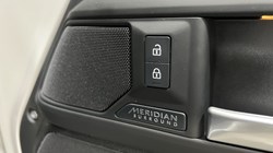 LAND ROVER DEFENDER 3.0 D250 X-Dynamic HSE 110 5dr Auto 5556631