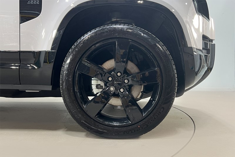  LAND ROVER DEFENDER 3.0 D250 X-Dynamic HSE 110 5dr Auto 5556624