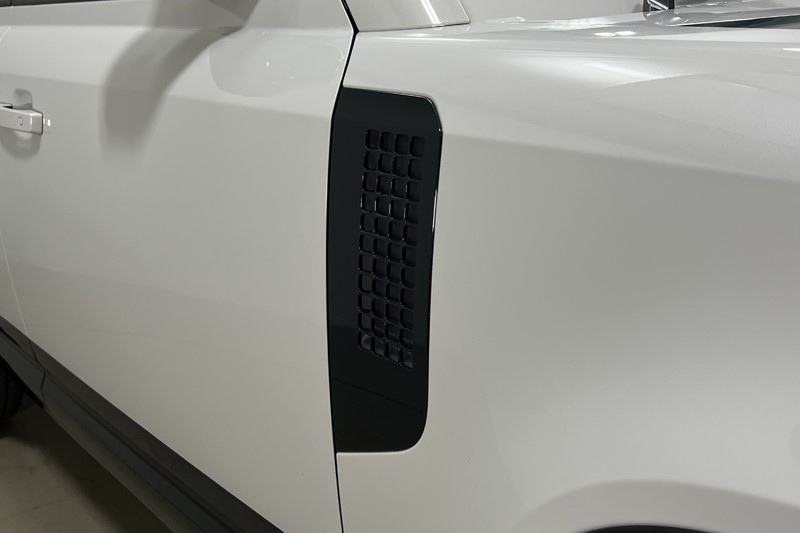  LAND ROVER DEFENDER 3.0 D250 X-Dynamic HSE 110 5dr Auto 5556664