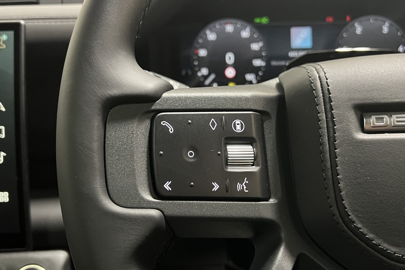  LAND ROVER DEFENDER 3.0 D250 X-Dynamic HSE 110 5dr Auto 5556637