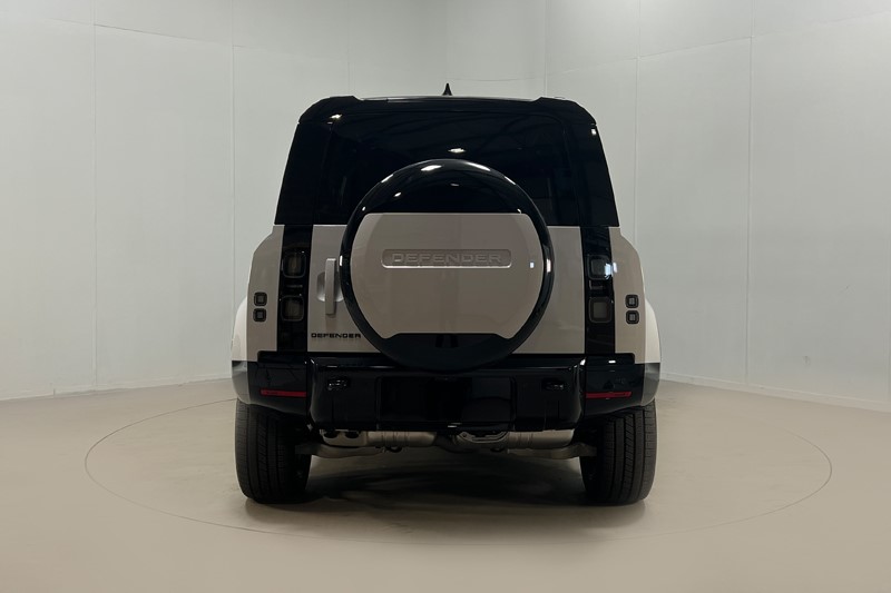  LAND ROVER DEFENDER 3.0 D250 X-Dynamic HSE 110 5dr Auto 5556622