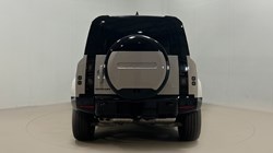 LAND ROVER DEFENDER 3.0 D250 X-Dynamic HSE 110 5dr Auto 5556622