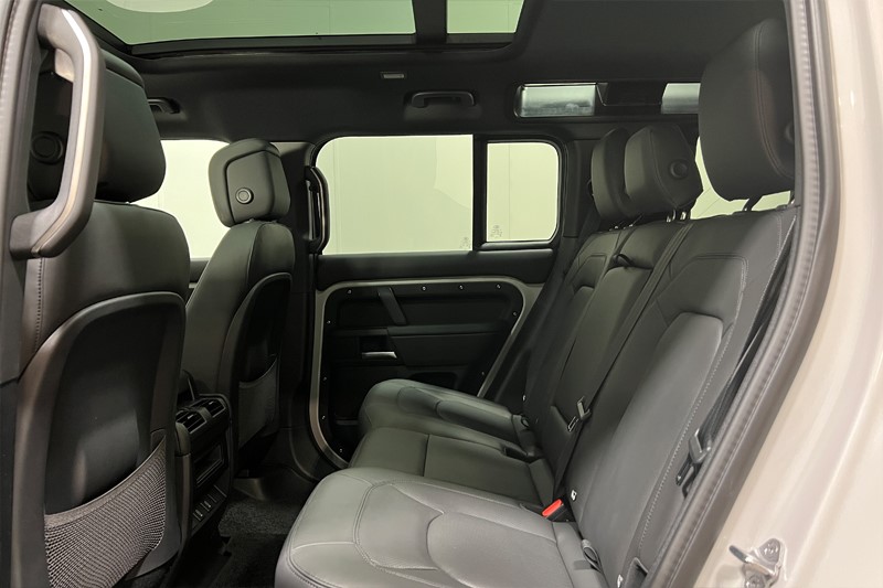  LAND ROVER DEFENDER 3.0 D250 X-Dynamic HSE 110 5dr Auto 5556620