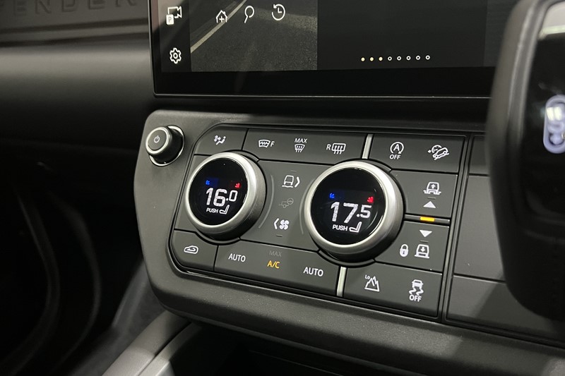  LAND ROVER DEFENDER 3.0 D250 X-Dynamic HSE 110 5dr Auto 5556641