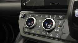 LAND ROVER DEFENDER 3.0 D250 X-Dynamic HSE 110 5dr Auto 5556641