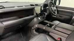 LAND ROVER DEFENDER 3.0 D250 X-Dynamic HSE 110 5dr Auto 5556652