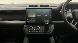 LAND ROVER DEFENDER 3.0 D250 X-Dynamic HSE 110 5dr Auto 5556626