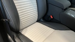 LAND ROVER DISCOVERY 3.0 D350 Dynamic HSE 5dr Auto 5301866