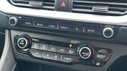 2021 (21) KIA NIRO 1.6 GDi PHEV 2 5dr DCT 5525361
