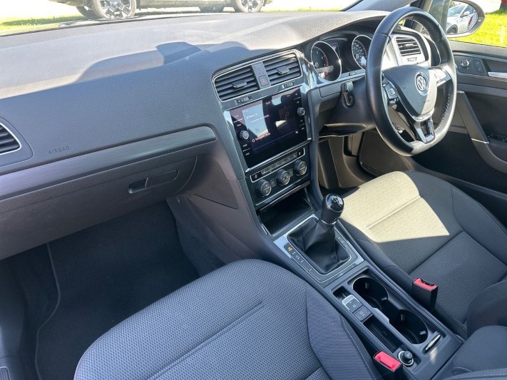 2020 (20) VOLKSWAGEN GOLF 1.5 TSI EVO Match Edition 5dr 5519689