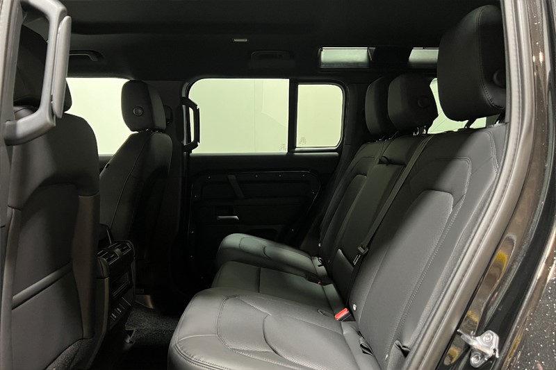  LAND ROVER DEFENDER 3.0 D250 X-Dynamic SE 110 5dr Auto 5586812