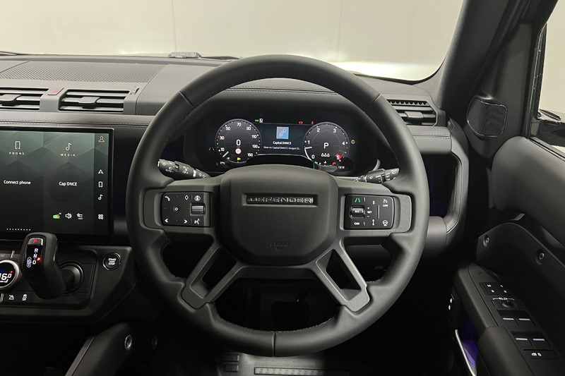  LAND ROVER DEFENDER 3.0 D250 X-Dynamic SE 110 5dr Auto 5586819