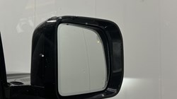 LAND ROVER DEFENDER 3.0 D250 X-Dynamic SE 110 5dr Auto 5586824