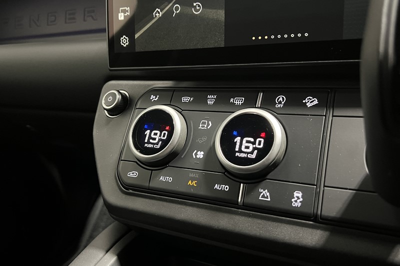  LAND ROVER DEFENDER 3.0 D250 X-Dynamic SE 110 5dr Auto 5586833