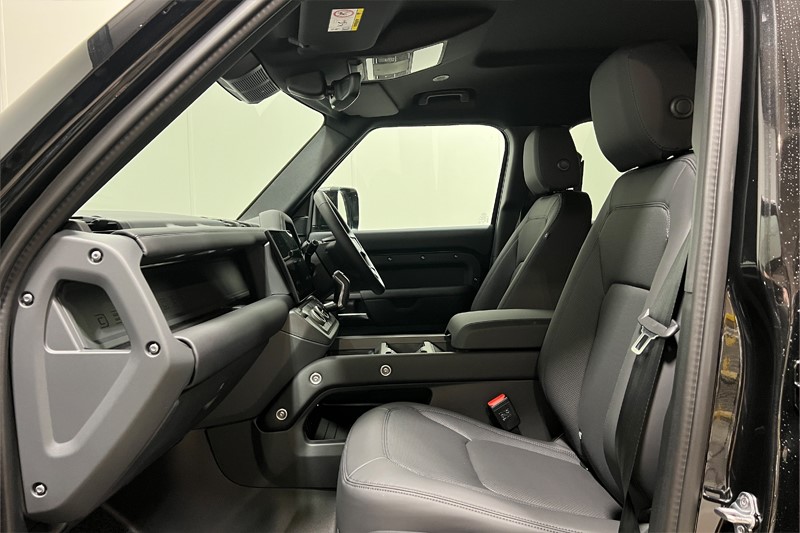  LAND ROVER DEFENDER 3.0 D250 X-Dynamic SE 110 5dr Auto 5586811