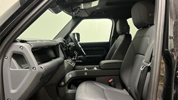 LAND ROVER DEFENDER 3.0 D250 X-Dynamic SE 110 5dr Auto 5586811