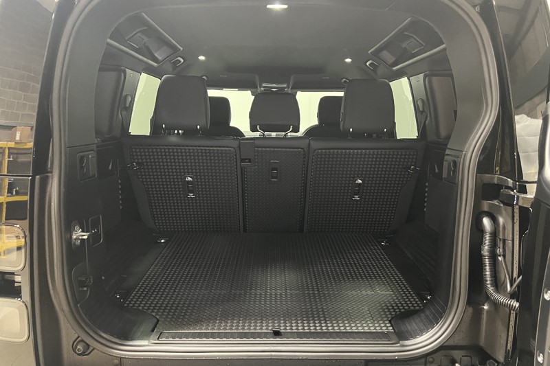  LAND ROVER DEFENDER 3.0 D250 X-Dynamic SE 110 5dr Auto 5586848