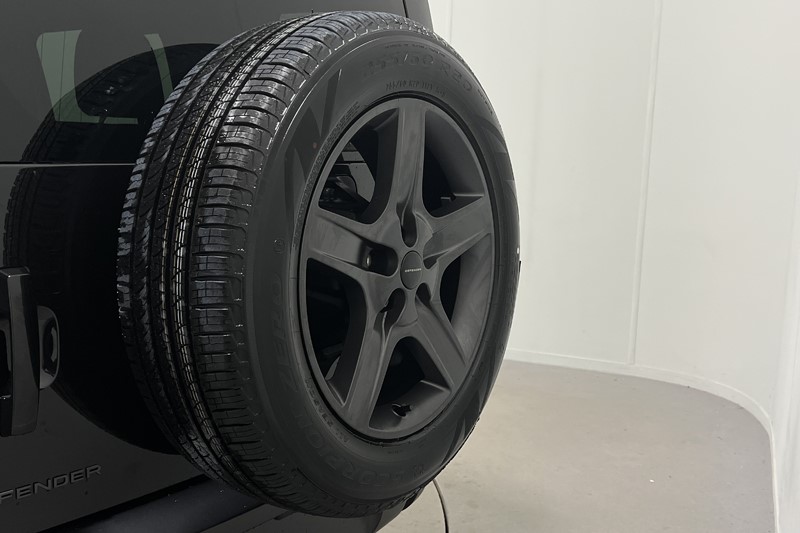  LAND ROVER DEFENDER 3.0 D250 X-Dynamic SE 110 5dr Auto 5586852