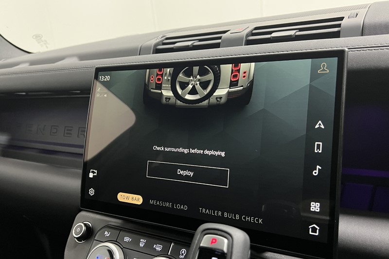  LAND ROVER DEFENDER 3.0 D250 X-Dynamic SE 110 5dr Auto 5586842