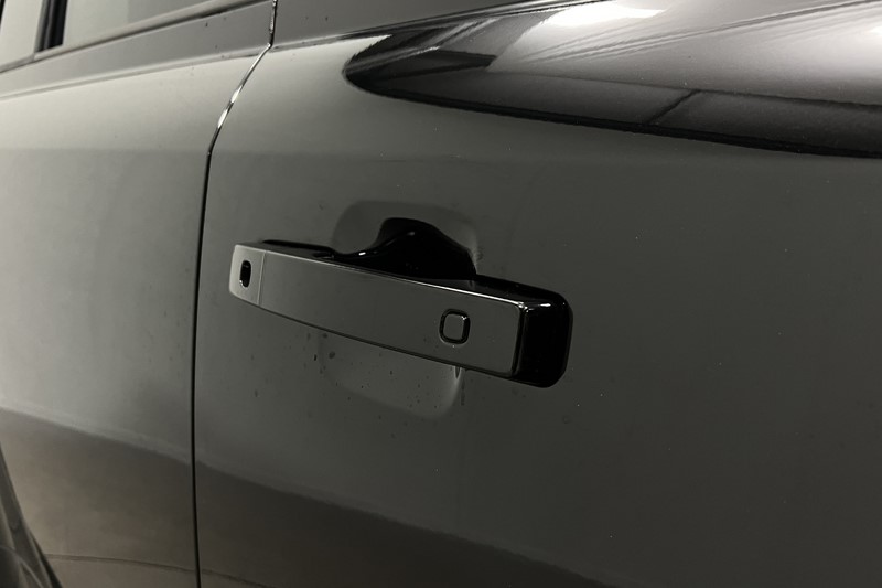  LAND ROVER DEFENDER 3.0 D250 X-Dynamic SE 110 5dr Auto 5586854