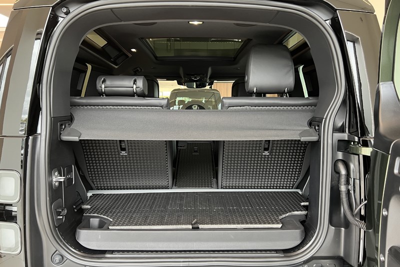  LAND ROVER DEFENDER 3.0 D250 X-Dynamic HSE 90 3dr Auto 5864782