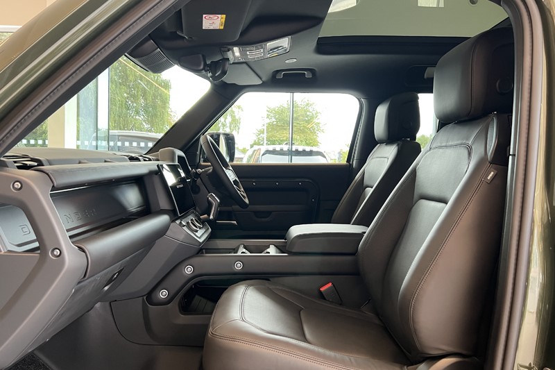  LAND ROVER DEFENDER 3.0 D250 X-Dynamic HSE 90 3dr Auto 5864780
