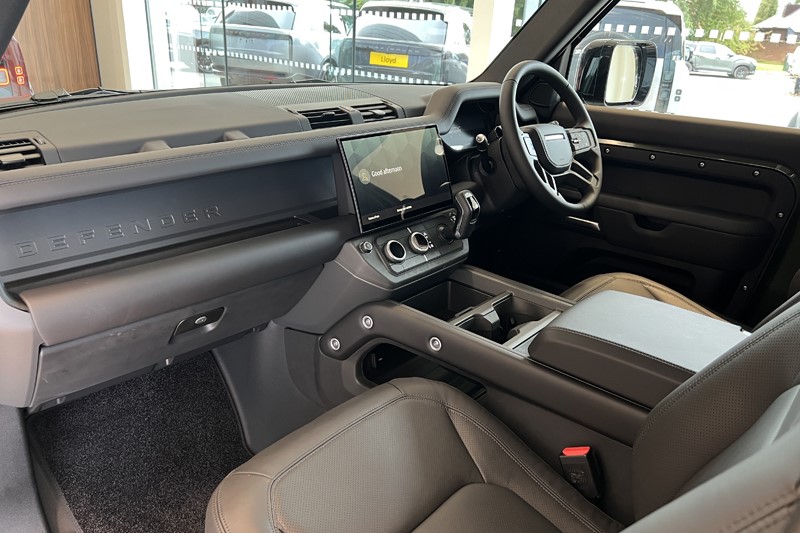  LAND ROVER DEFENDER 3.0 D250 X-Dynamic HSE 90 3dr Auto 5864778