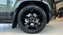 LAND ROVER DEFENDER 3.0 D250 X-Dynamic HSE 90 3dr Auto 5864770