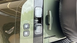 LAND ROVER DEFENDER 3.0 D250 X-Dynamic HSE 90 3dr Auto 5864765