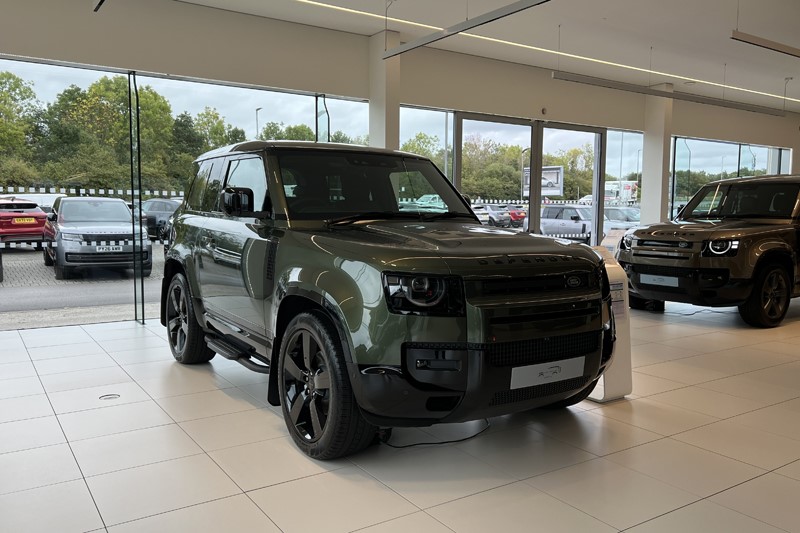 LAND ROVER DEFENDER