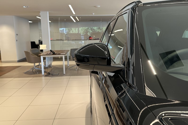  LAND ROVER RANGE ROVER VELAR 2.0 D200 MHEV Belgravia Edition 5dr Auto 5705950
