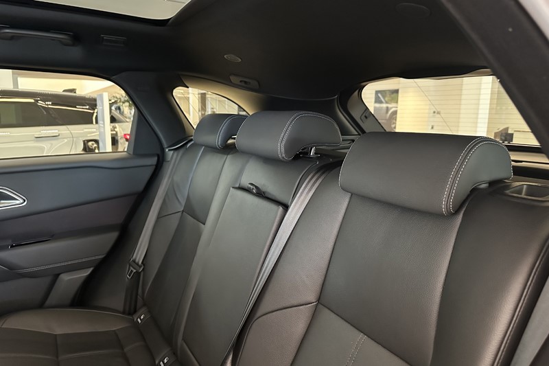  LAND ROVER RANGE ROVER VELAR 2.0 D200 MHEV Belgravia Edition 5dr Auto 5705941