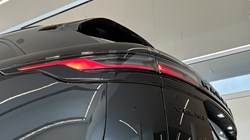 LAND ROVER RANGE ROVER VELAR 2.0 D200 MHEV Belgravia Edition 5dr Auto 5705947