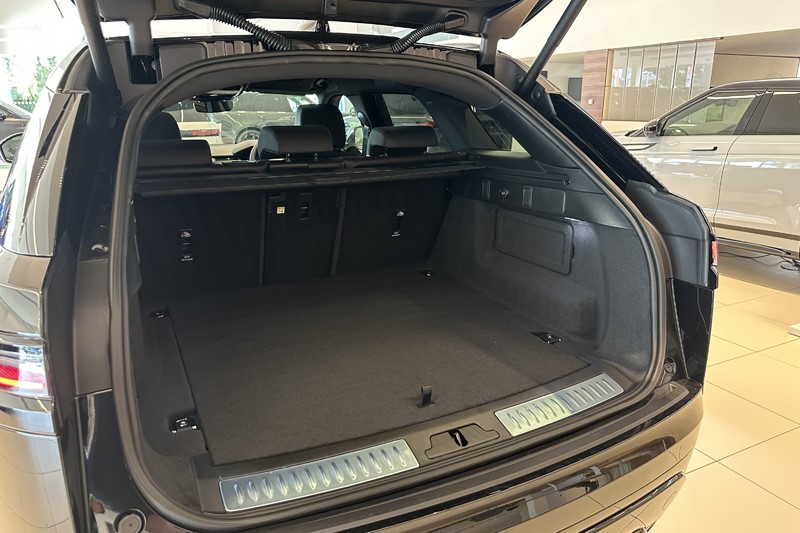  LAND ROVER RANGE ROVER VELAR 2.0 D200 MHEV Belgravia Edition 5dr Auto 5705945