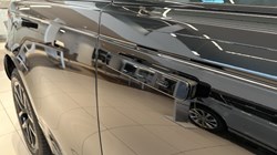 LAND ROVER RANGE ROVER VELAR 2.0 D200 MHEV Belgravia Edition 5dr Auto 5705949