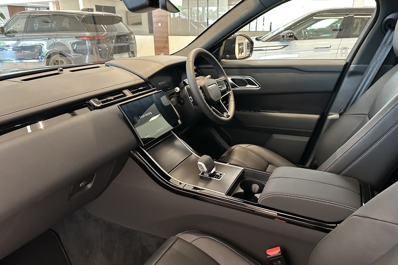  LAND ROVER RANGE ROVER VELAR 2.0 D200 MHEV Belgravia Edition 5dr Auto 5705937