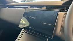 LAND ROVER RANGE ROVER VELAR 2.0 D200 MHEV Belgravia Edition 5dr Auto 5705936