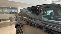 LAND ROVER RANGE ROVER VELAR 2.0 D200 MHEV Belgravia Edition 5dr Auto 5705948